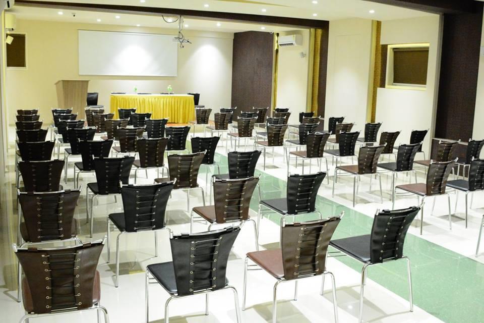 Hotel Ramkrishna Executive Bārsi 외부 사진