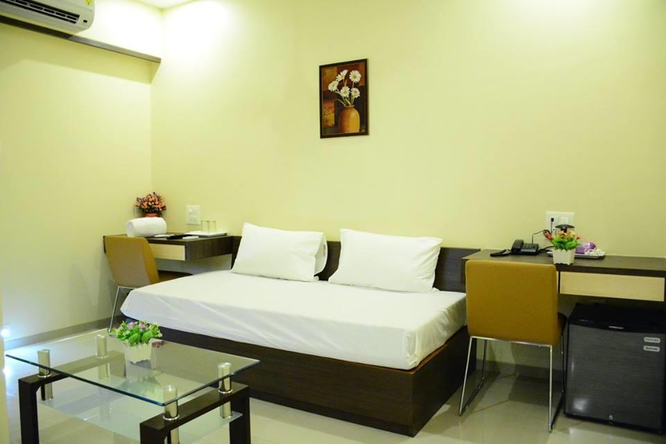 Hotel Ramkrishna Executive Bārsi 외부 사진